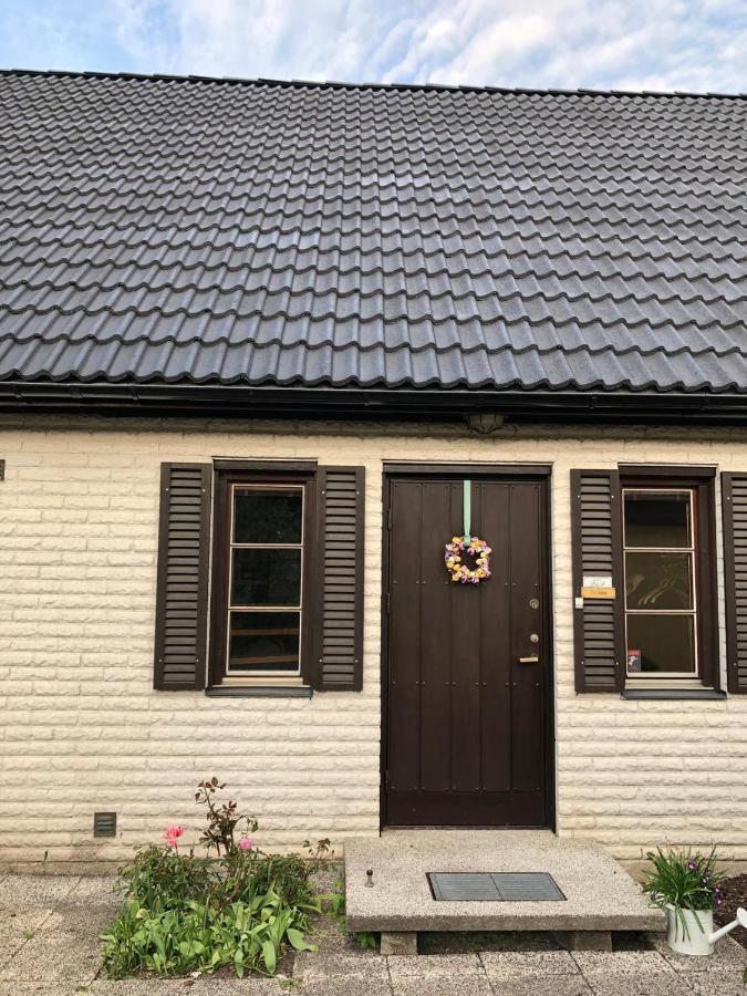 Anitas B&B Stockholm/Vaellingby Екстериор снимка