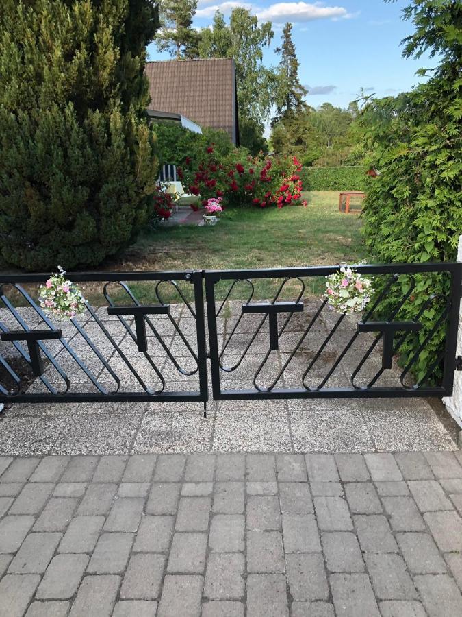Anitas B&B Stockholm/Vaellingby Екстериор снимка