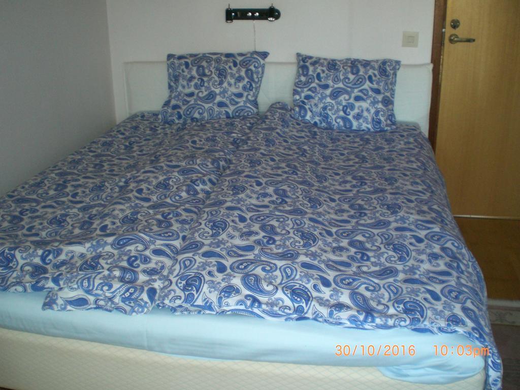 Anitas B&B Stockholm/Vaellingby Екстериор снимка