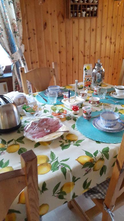 Anitas B&B Stockholm/Vaellingby Екстериор снимка