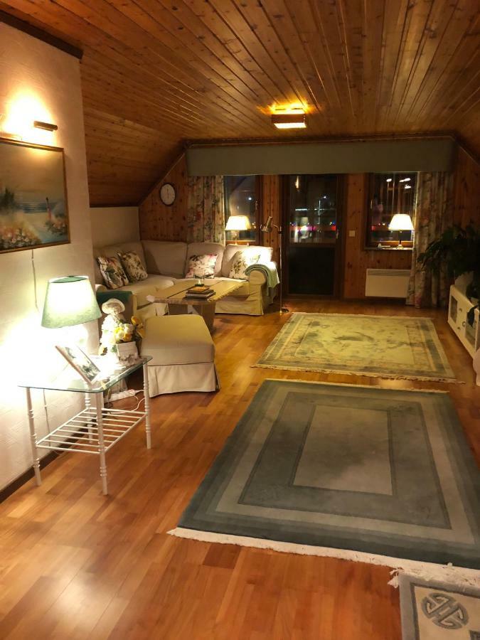 Anitas B&B Stockholm/Vaellingby Екстериор снимка